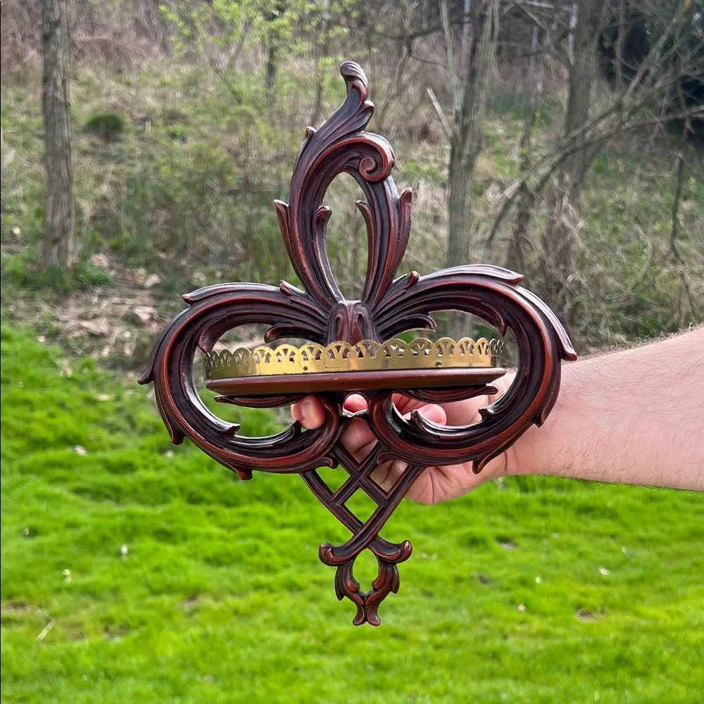 Vintage Durawood USA Ornate Wood Style Fleur-de-Lis Wall Shelf with Brass Edge
